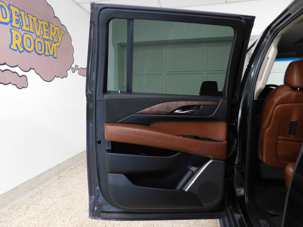 Used 2019 Cadillac Escalade ESV Luxury AWD/4WD image 79