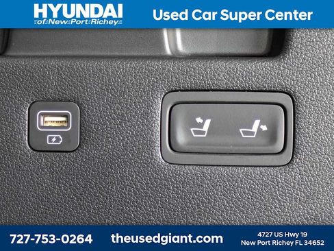 Used 2022 Hyundai Palisade SEL w/ Premium Package FWD image 14