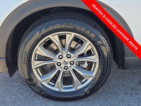 Used 2023 Ford Explorer Limited image 7