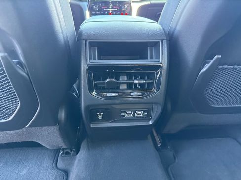 Used 2024 Jeep Grand Cherokee Altitude AWD/4WD image 31