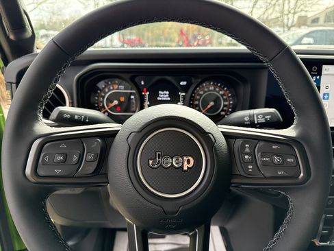 New 2025 Jeep Gladiator Sport w/ Premium Package image 25