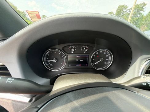 Used 2023 Buick Enclave Essence w/ Experience Buick Package FWD image 8