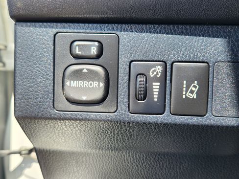 Used 2017 Toyota RAV4 LE FWD image 16