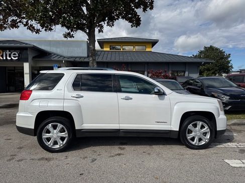 Used 2017 GMC Terrain SLT w/ Open Road Package image 8