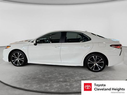 Used 2020 Toyota Camry SE w/ Convenience Package FWD image 8