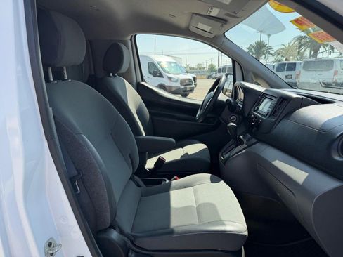 Used 2019 Nissan NV200 S image 27