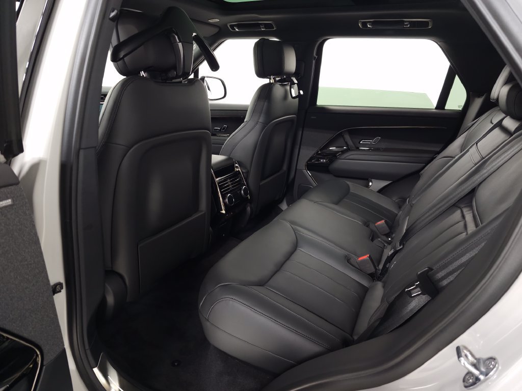 Certified 2026 Land Rover Range Rover Sport Dynamic SE AWD/4WD image 37