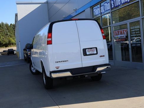 New 2025 Chevrolet Express 3500 Extended w/ Driver Convenience Package RWD image 29
