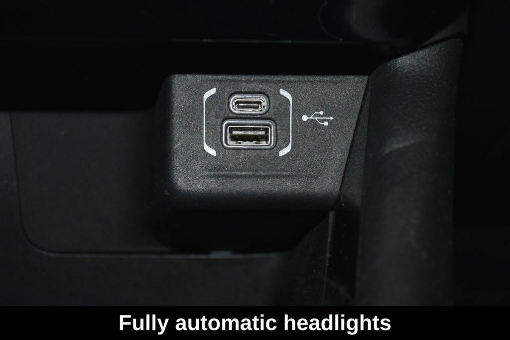 Used 2025 Jeep Compass Latitude w/ Sun & Sound Group AWD/4WD image 22