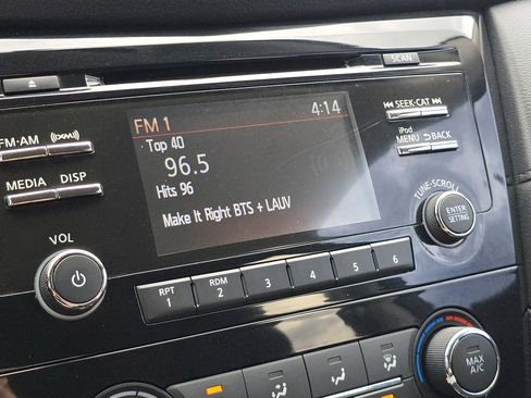 Used 2017 Nissan Rogue S w/ S Appearance Package image 17