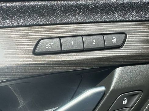 Used 2024 GMC Terrain SLT AWD/4WD image 26