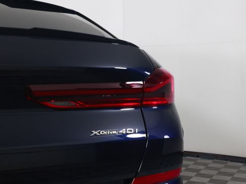 Used 2025 BMW X6 xDrive40i w/ Parking Assistance Package image 11