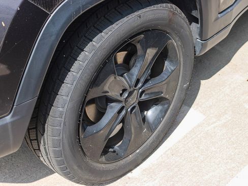 Used 2020 Jeep Compass Latitude image 16