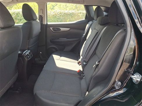 Used 2019 Nissan Rogue Sport S image 10