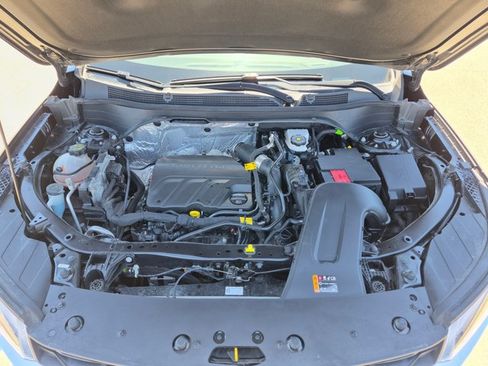 Used 2025 Chevrolet Trax LT FWD image 23