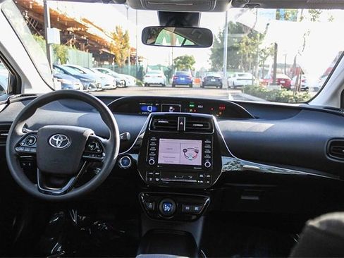 Used 2021 Toyota Prius LE w/ Carpet Mat Package (TMS) image 18