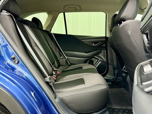 Used 2022 Subaru Outback Premium image 12