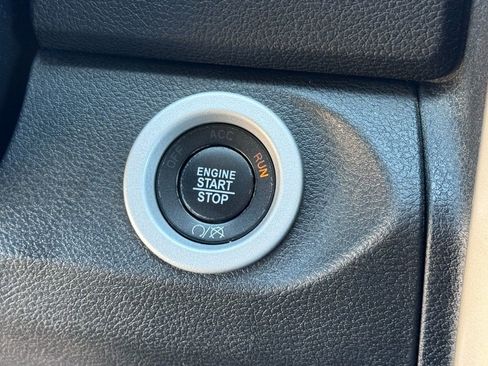 Used 2018 RAM 1500 Laramie w/ Convenience Group AWD/4WD image 20