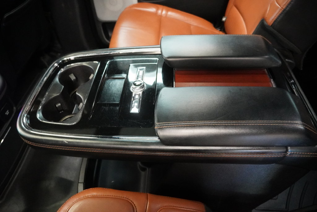 Used 2020 Lincoln Navigator L Reserve AWD/4WD image 32
