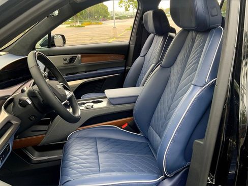 New 2026 Cadillac Vistiq Premium Luxury image 12