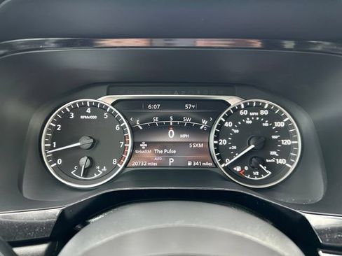 Certified 2025 Nissan Pathfinder SL AWD/4WD image 24