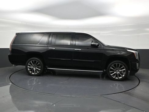 Used 2020 Cadillac Escalade ESV Luxury w/ Escalade Sport Edition RWD image 6