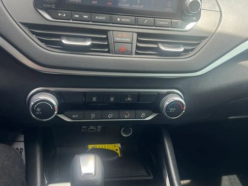 Used 2021 Nissan Altima 2.5 SV FWD image 14