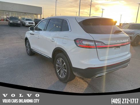 Used 2022 Lincoln Nautilus Standard w/ Premium Package image 7