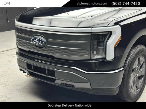 Used 2025 Ford F150 Lightning Lariat image 17
