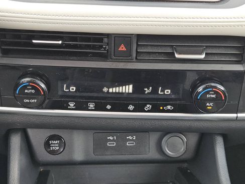 Used 2025 Nissan Rogue SV AWD/4WD image 15