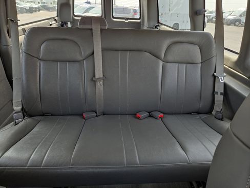 Used 2017 Chevrolet Express 2500 Extended image 9