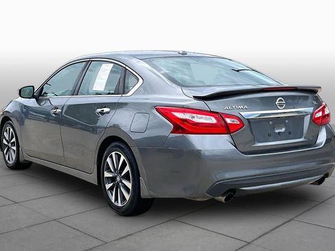 Used 2017 Nissan Altima 2.5 SL w/ 2.5 Technology Package FWD image 12
