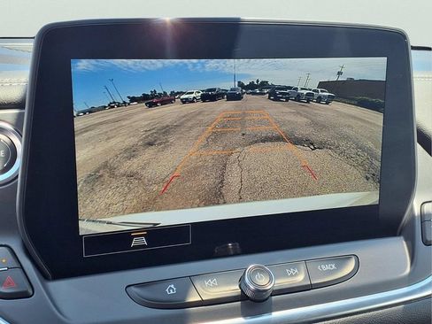 Used 2025 Chevrolet Blazer LT FWD image 11