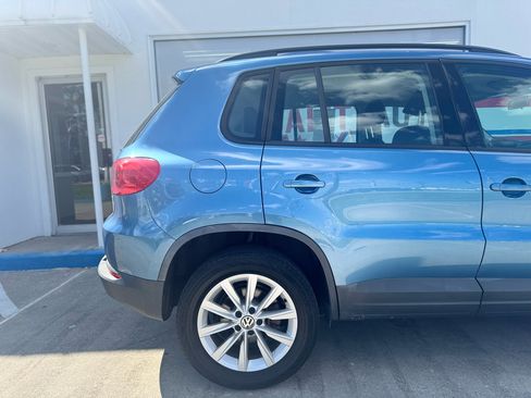 Used 2017 Volkswagen Tiguan Limited w/ Premium Package image 19