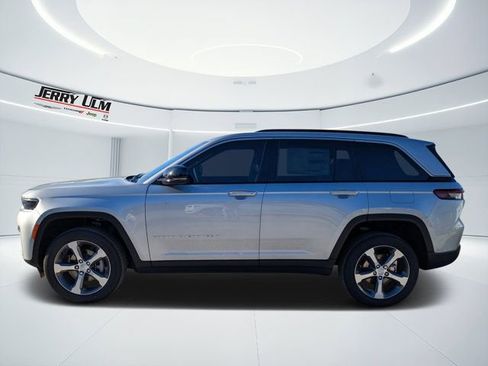 New 2026 Jeep Grand Cherokee Limited AWD/4WD image 6