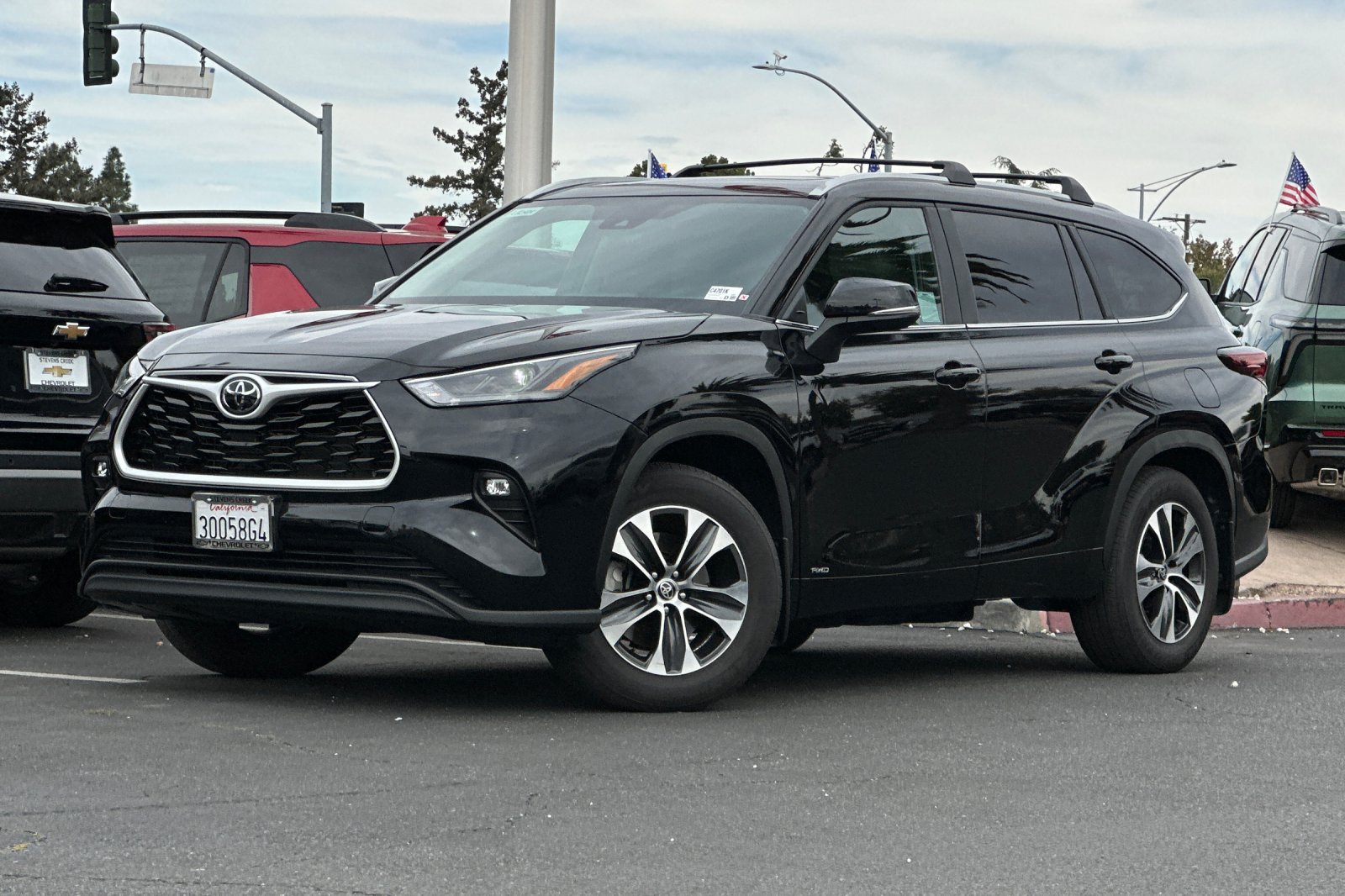 Used 2025 Toyota Highlander XLE AWD/4WD image 9