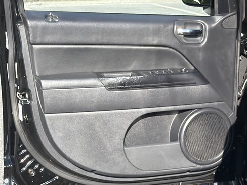 Used 2016 Jeep Compass Sport w/ Power Value Group FWD image 12