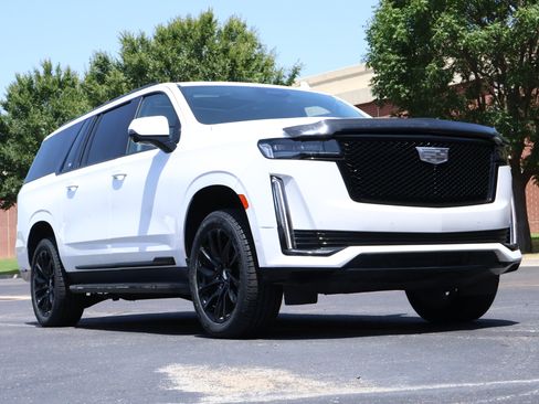 Used 2024 Cadillac Escalade ESV Sport Platinum w/ LPO, ONYX Package AWD/4WD image 1