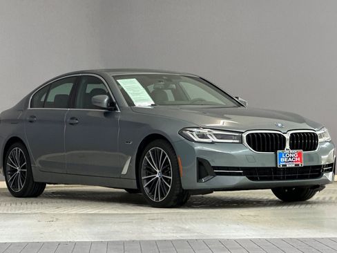 Certified 2023 BMW 530e w/ Premium Package image 6