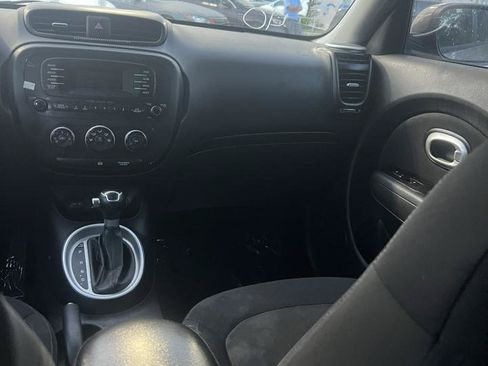 Used 2016 Kia Soul FWD image 9