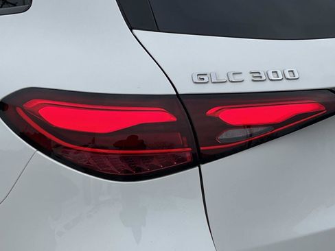 Certified 2025 Mercedes-Benz GLC 300 4MATIC image 9