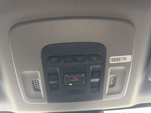 Used 2022 Toyota Camry SE w/ Cold Weather Package FWD image 20