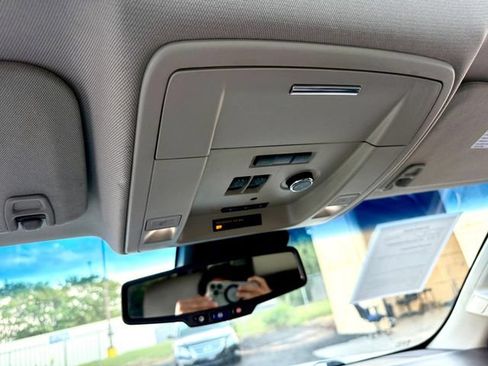 Used 2016 Chevrolet Suburban LTZ RWD image 26