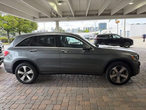 Used 2018 Mercedes-Benz GLC 300 4MATIC w/ Premium Package image 6