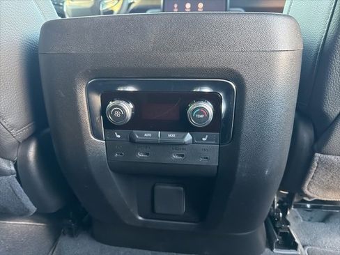 Used 2025 GMC Yukon Denali w/ Denali Reserve Package image 7