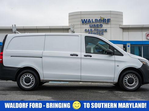 Used 2022 Mercedes-Benz Metris image 4