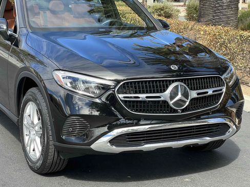 Used 2023 Mercedes-Benz GLC 300 4MATIC w/ Exclusive Trim Package image 57