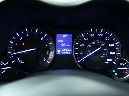 Used 2016 INFINITI Q70 3.7 w/ Sport Package image 12