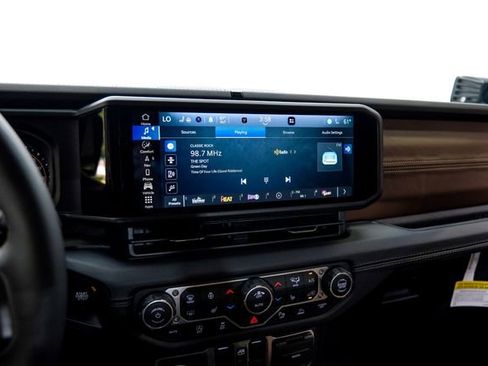 Used 2025 Jeep Gladiator Rubicon w/ Safety Group image 84