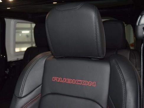 Used 2025 Jeep Wrangler Rubicon w/ Technology Group image 45